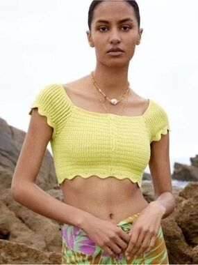 Yellow ZARA Cropped Knit Button-Front Top/E148